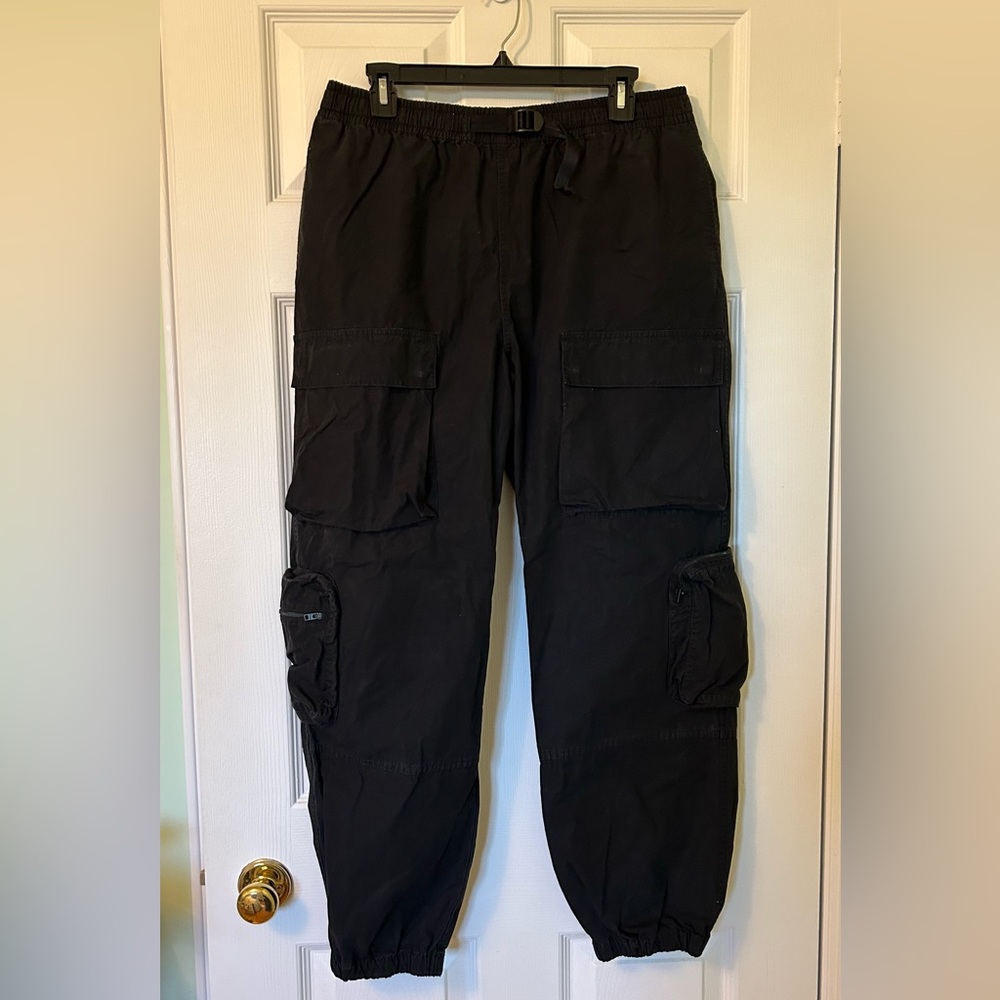 Aritzia TNA Overload Black Cargo Pants - Size Large